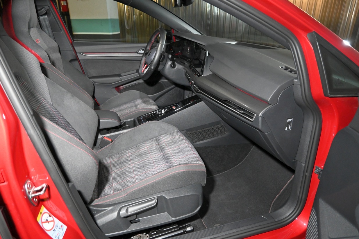 Volkswagen GOLF GTI 2,0 tsi 180kw 245cv dsg 5p 2023 19.600km Gasolina Automatico