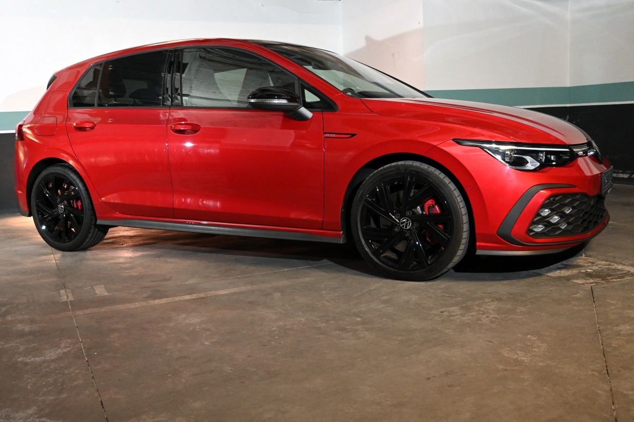 Volkswagen GOLF GTI 2,0 tsi 180kw 245cv dsg 5p 2023 19.600km Gasolina Automatico