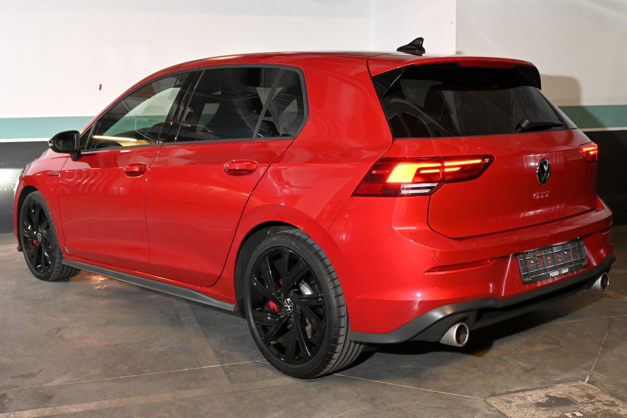 Volkswagen GOLF GTI 2,0 tsi 180kw 245cv dsg 5p 2023 19.600km Gasolina Automatico