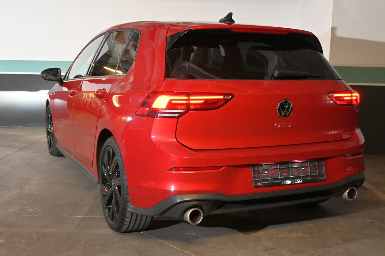 Volkswagen GOLF GTI 2,0 tsi 180kw 245cv dsg 5p 2023 19.600km Gasolina Automatico