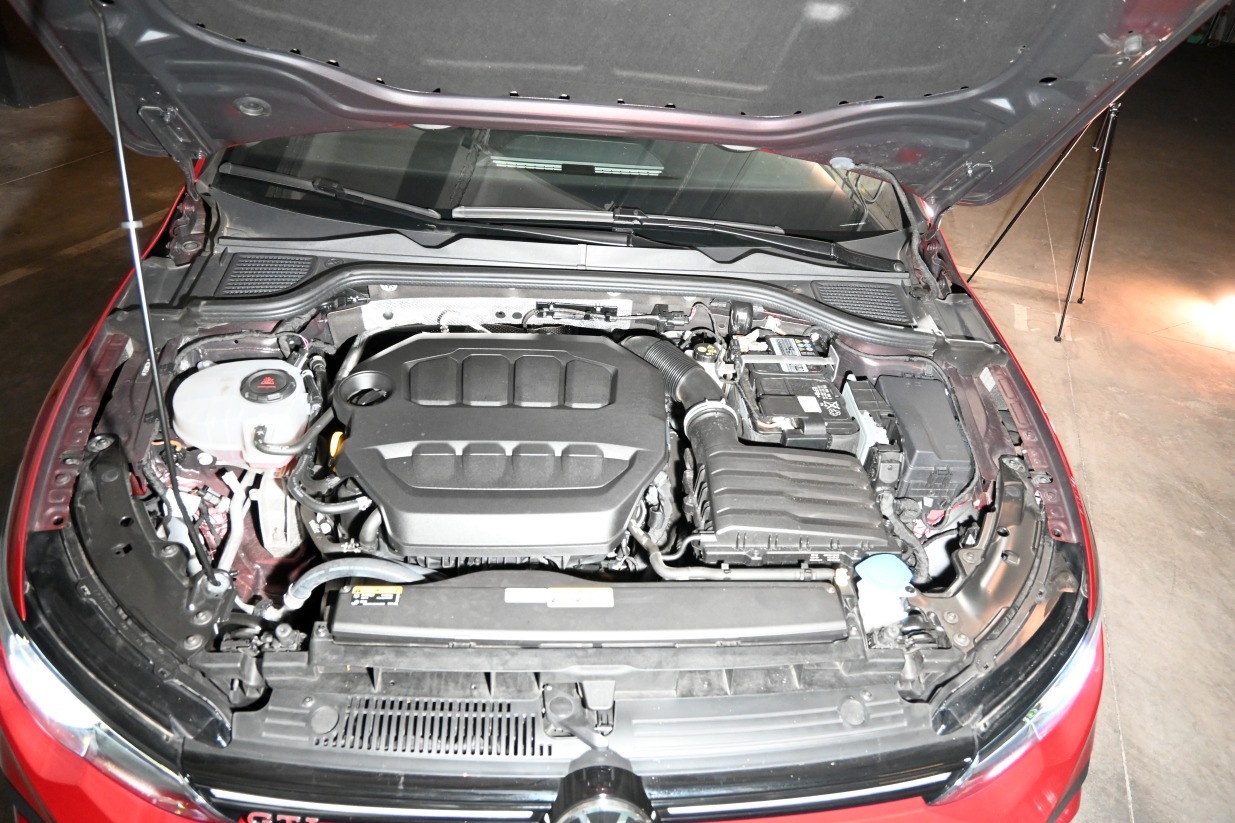 Volkswagen GOLF GTI 2,0 tsi 180kw 245cv dsg 5p 2023 19.600km Gasolina Automatico