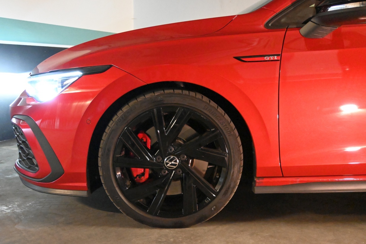 Volkswagen GOLF GTI 2,0 tsi 180kw 245cv dsg 5p 2023 19.600km Gasolina Automatico