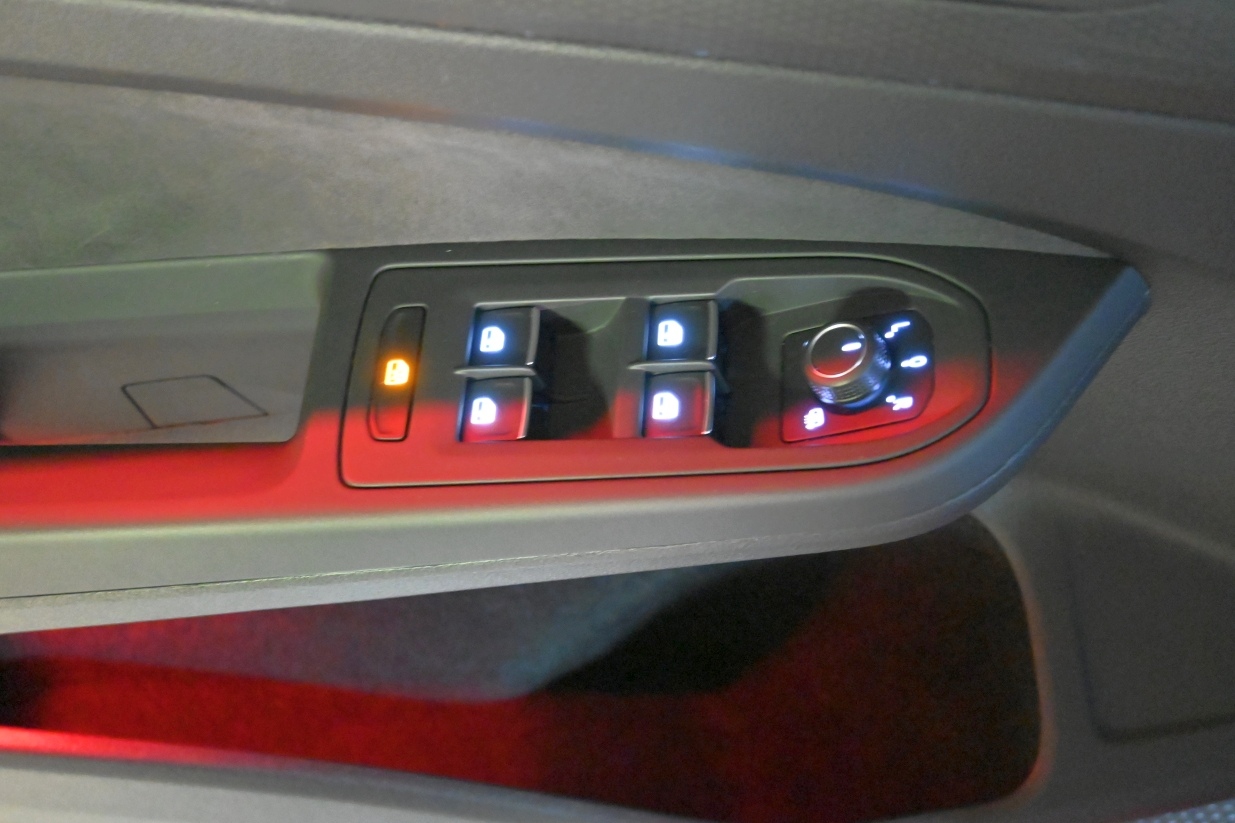 Volkswagen GOLF GTI 2,0 tsi 180kw 245cv dsg 5p 2023 19.600km Gasolina Automatico