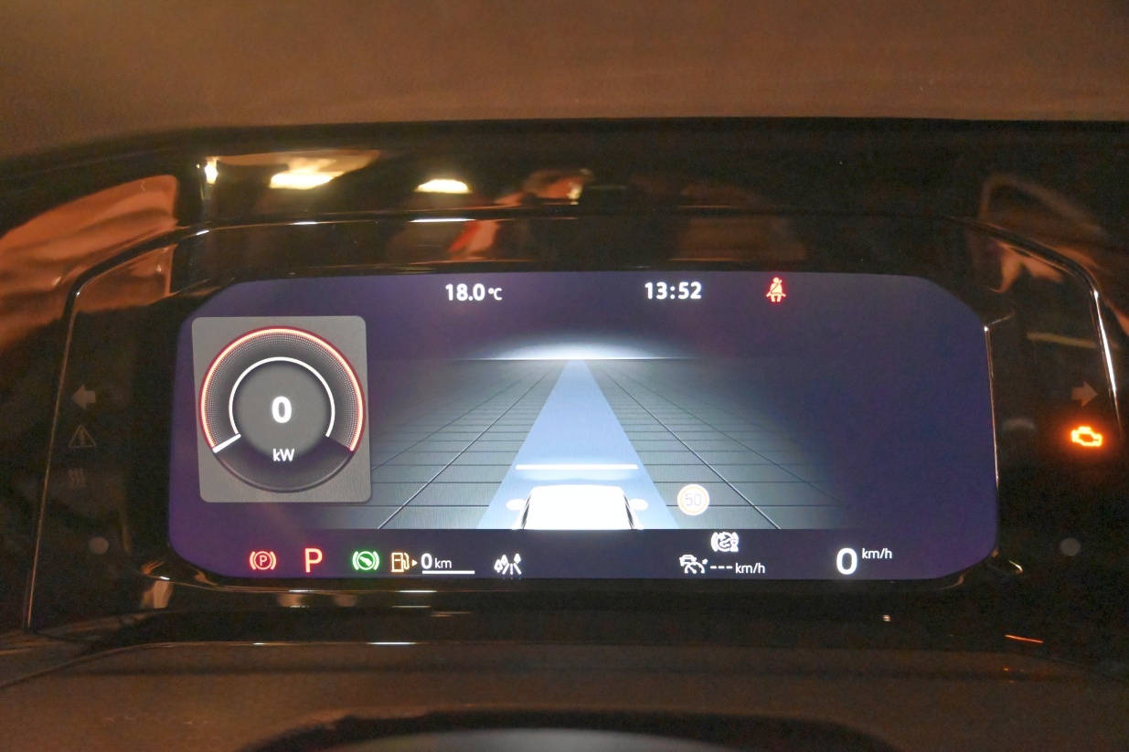 Volkswagen GOLF GTI 2,0 tsi 180kw 245cv dsg 5p 2023 19.600km Gasolina Automatico