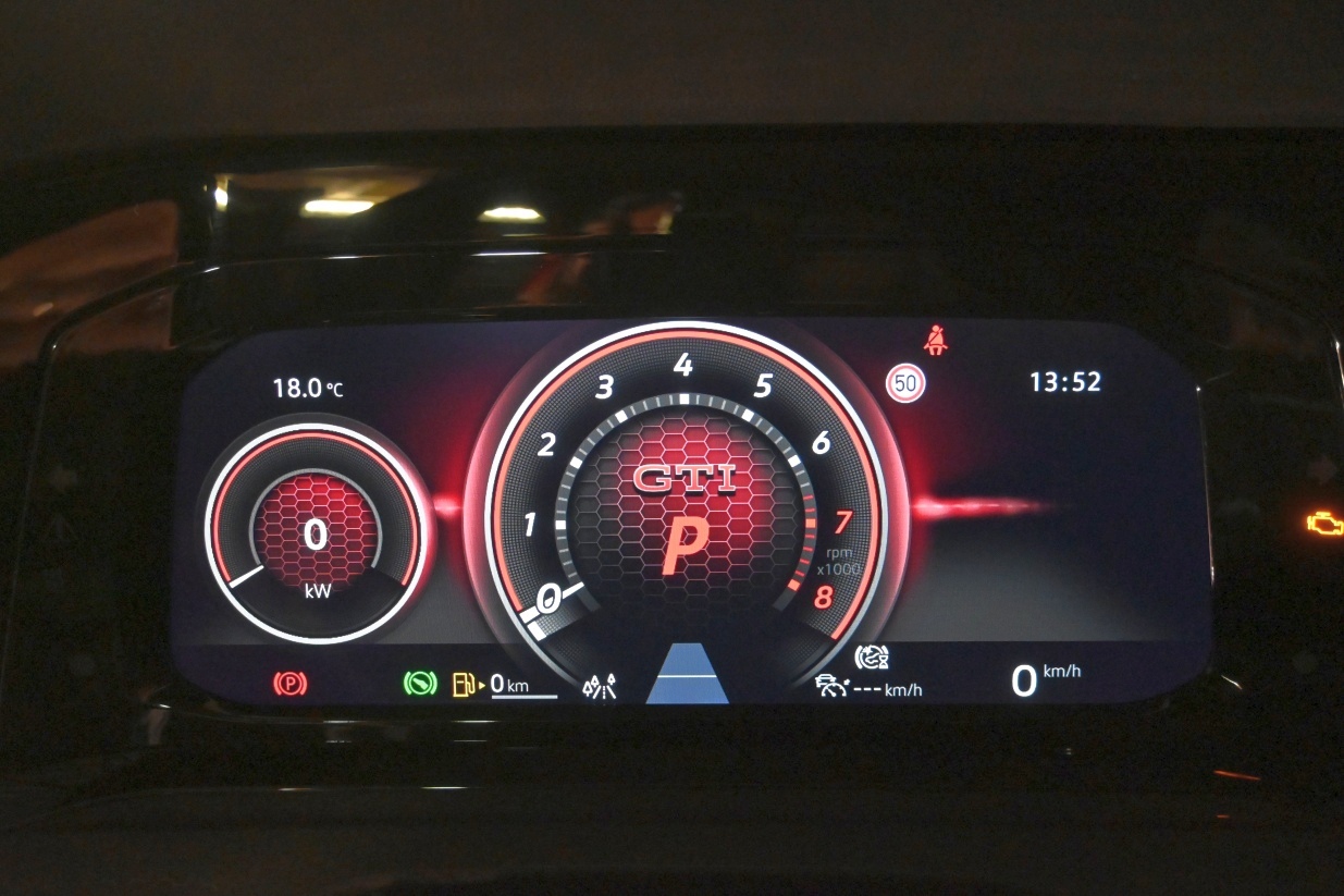 Volkswagen GOLF GTI 2,0 tsi 180kw 245cv dsg 5p 2023 19.600km Gasolina Automatico