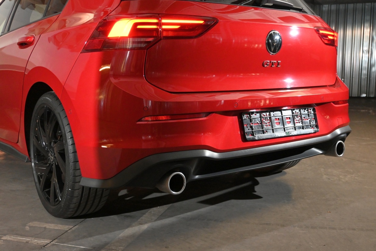 Volkswagen GOLF GTI 2,0 tsi 180kw 245cv dsg 5p 2023 19.600km Gasolina Automatico