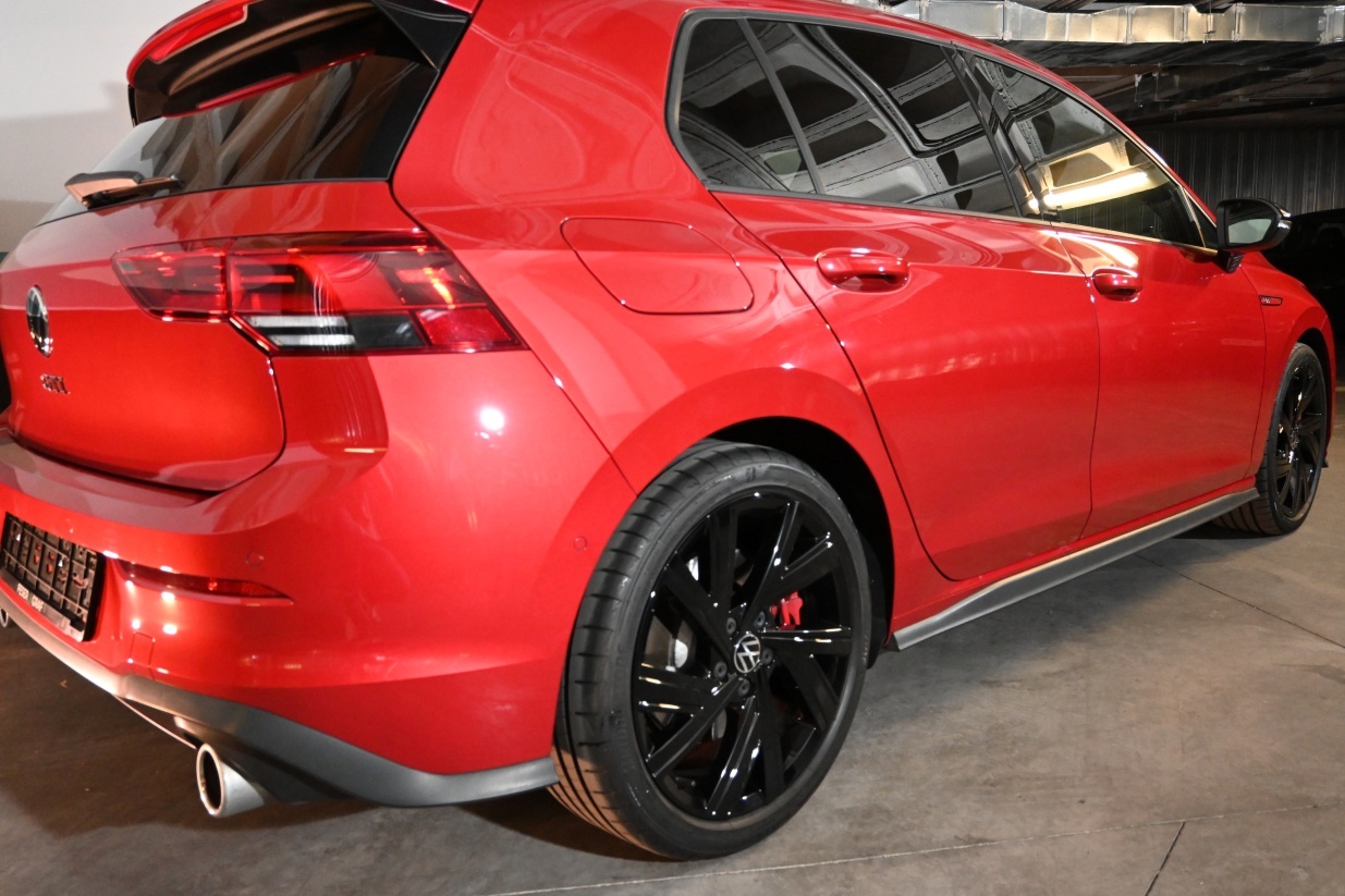 Volkswagen GOLF GTI 2,0 tsi 180kw 245cv dsg 5p 2023 19.600km Gasolina Automatico