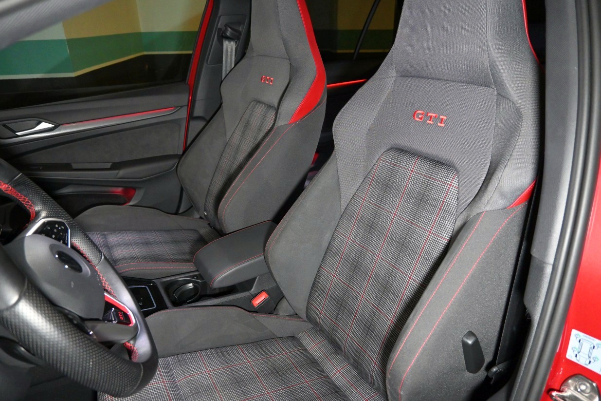 Volkswagen GOLF GTI 2,0 tsi 180kw 245cv dsg 5p 2023 19.600km Gasolina Automatico