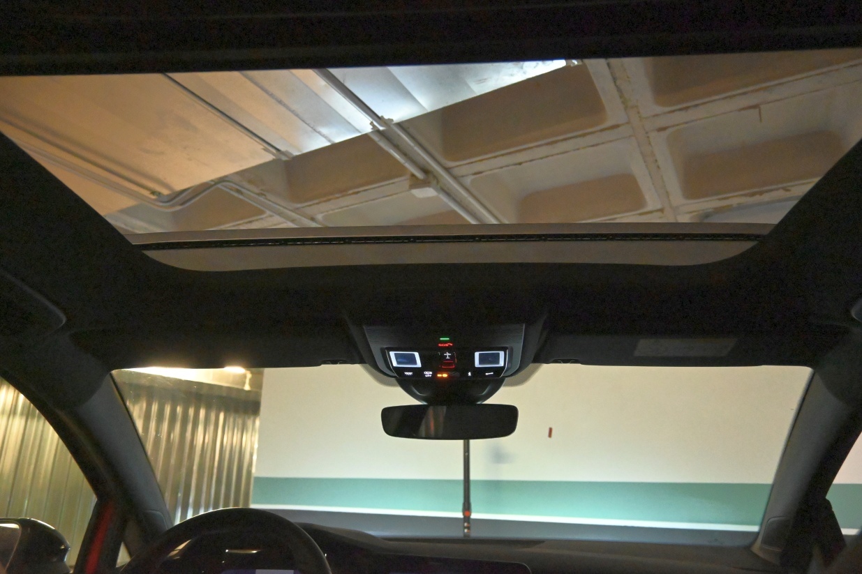 Volkswagen GOLF GTI 2,0 tsi 180kw 245cv dsg 5p 2023 19.600km Gasolina Automatico