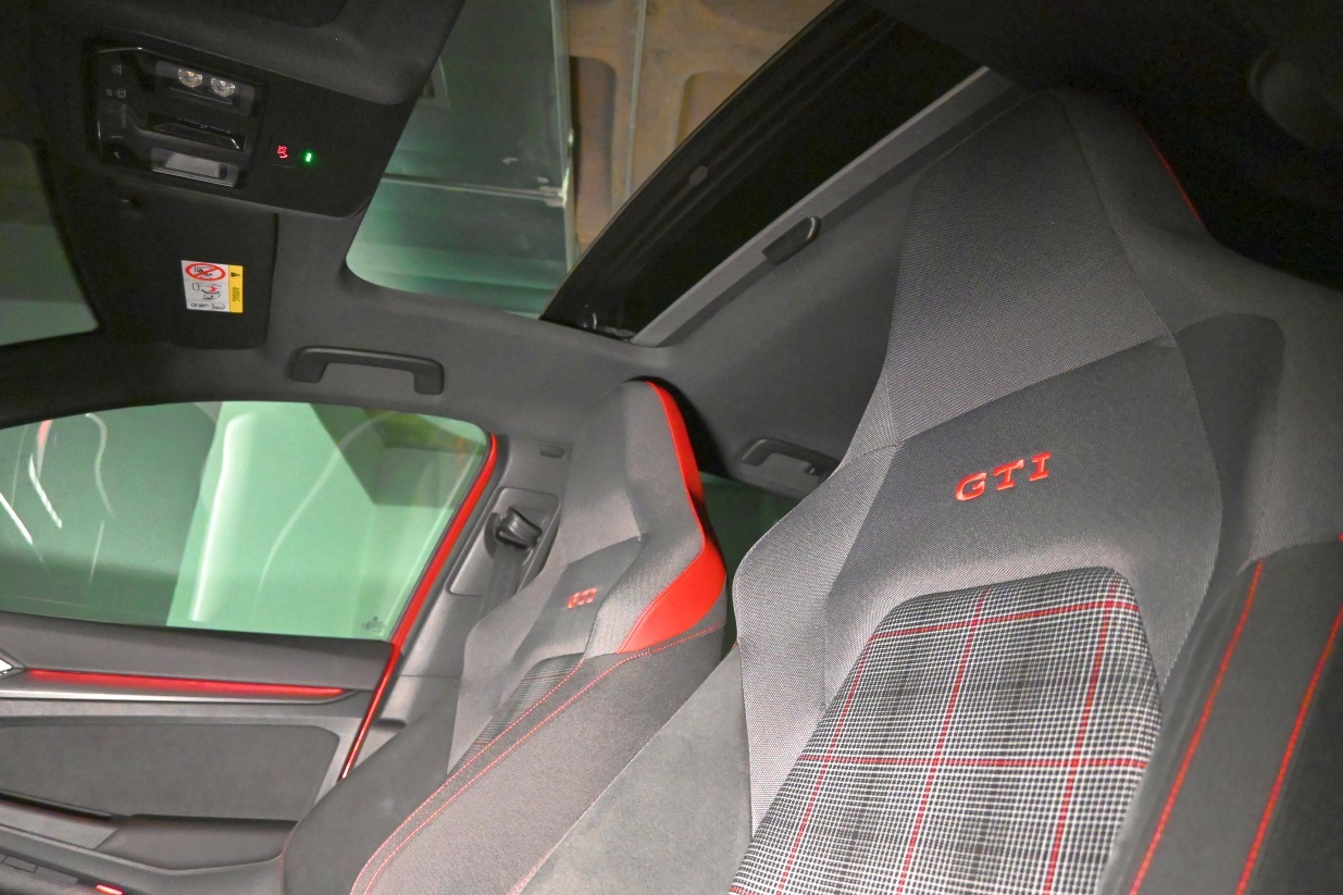 Volkswagen GOLF GTI 2,0 tsi 180kw 245cv dsg 5p 2023 19.600km Gasolina Automatico