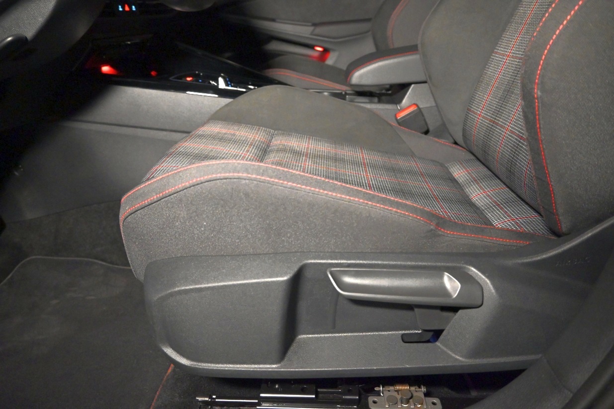 Volkswagen GOLF GTI 2,0 tsi 180kw 245cv dsg 5p 2023 19.600km Gasolina Automatico