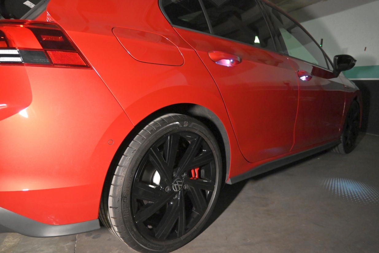 Volkswagen GOLF GTI 2,0 tsi 180kw 245cv dsg 5p 2023 19.600km Gasolina Automatico