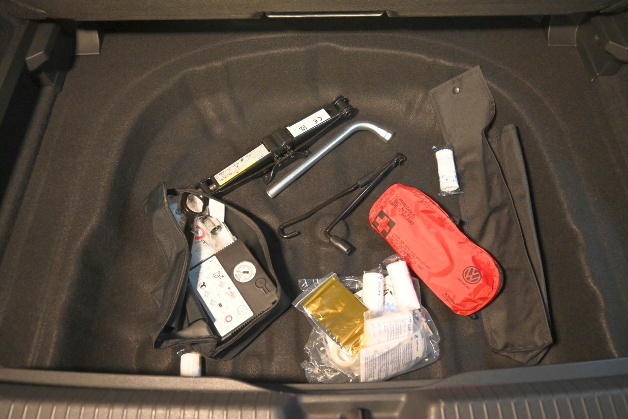 Volkswagen GOLF GTI 2,0 tsi 180kw 245cv dsg 5p 2023 19.600km Gasolina Automatico