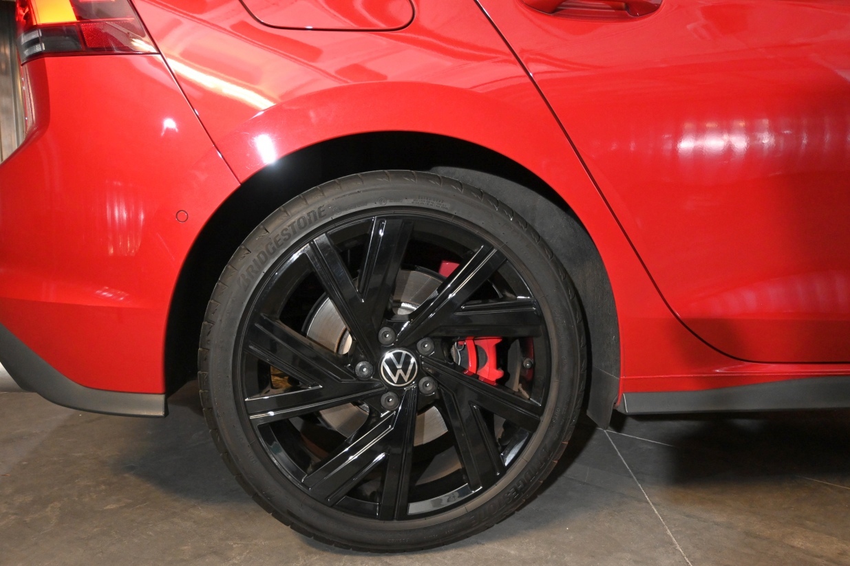 Volkswagen GOLF GTI 2,0 tsi 180kw 245cv dsg 5p 2023 19.600km Gasolina Automatico